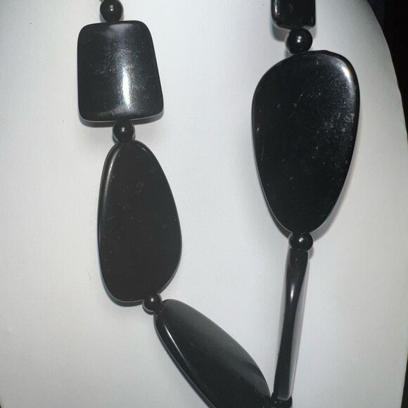 Vintage Modernist Plastic Bead Necklace - Picture 5 of 6